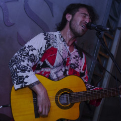 Chinoy en sesión íntima